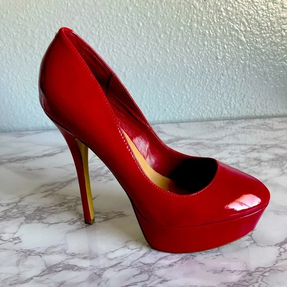 Steve Madden Red Pumps